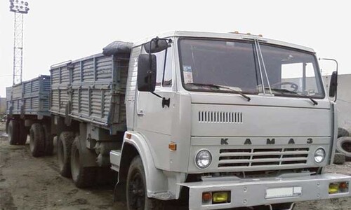 Аренда бортового автомобиля КамАЗ 65117-010-62 с прицепом НЕФАЗ