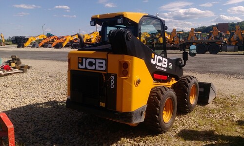 Аренда мини-погрузчика JCB 300