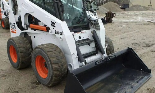 Аренда минипогрузчика Bobcat S250